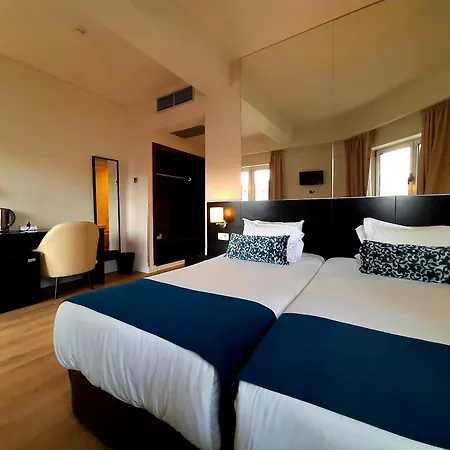 By Hotel Lisbon