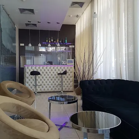Hotel By 3*
