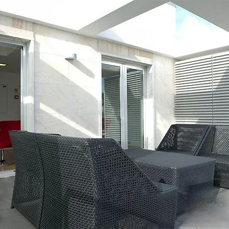 Hotel By 3*
