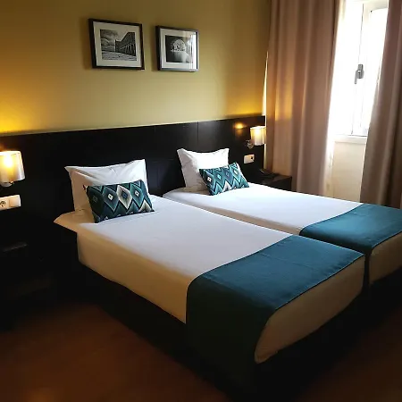 Hotel By 3*