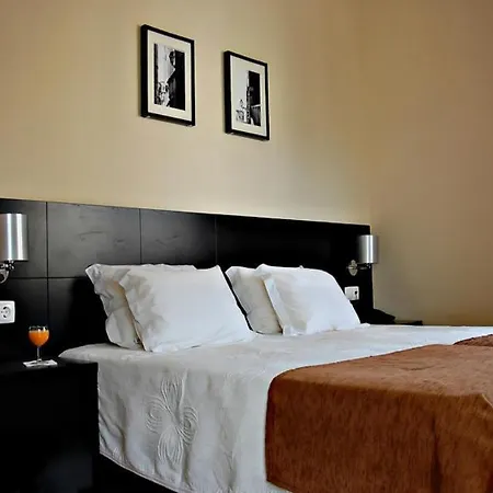 By Hotel Lisbon