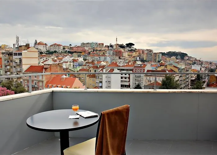 Hotel By 3*