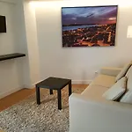 By 호텔 리스본